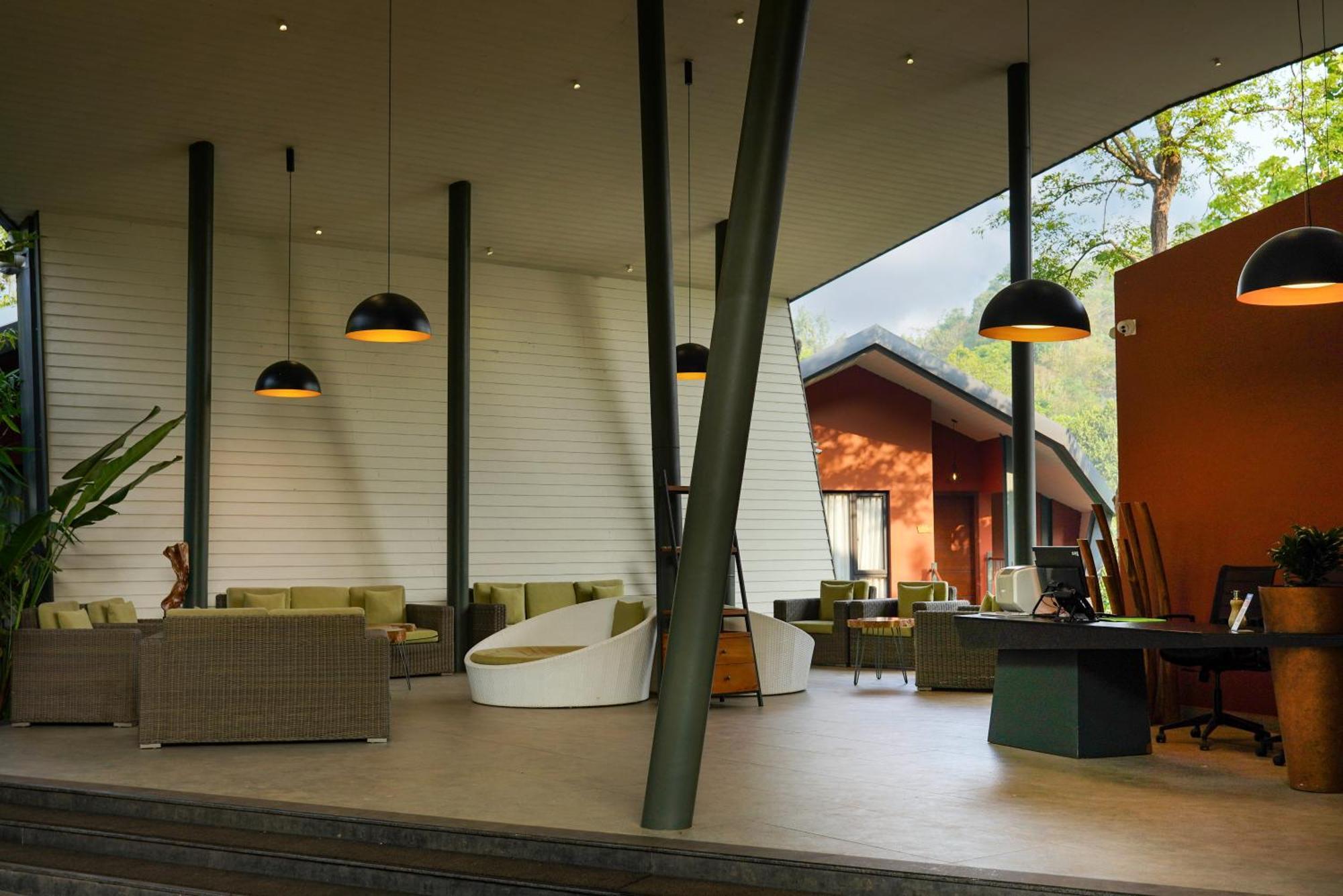 Vyna Hillock Resort And Spa Витірі Екстер'єр фото