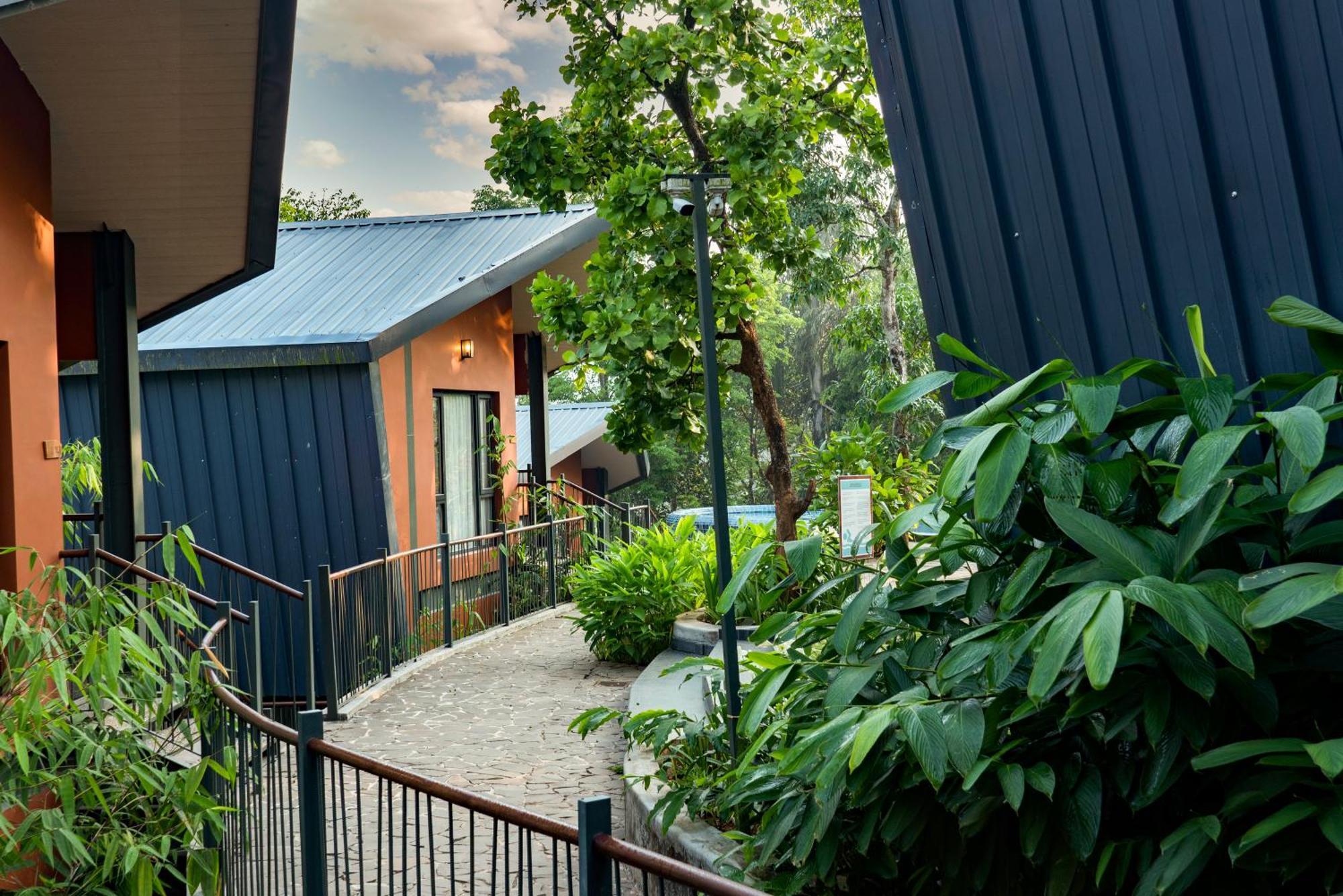 Vyna Hillock Resort And Spa Витірі Екстер'єр фото